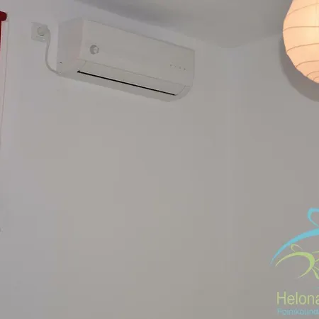 Helona *