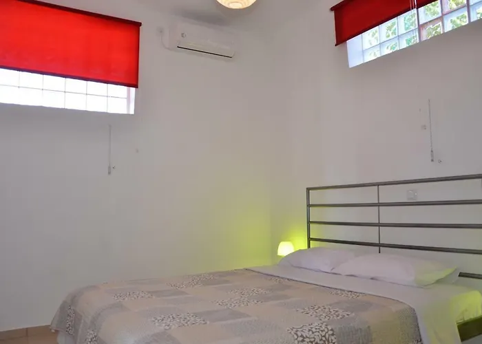 Helona Appartement Kamária